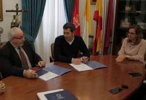 Jordi Giné, el CEO de ILERNA Online, en el momento de la firma del convenio con la UCAM