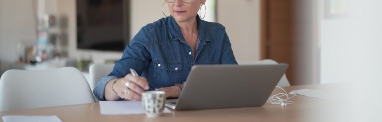 Estudiar una FP para mayores de 40 es una oportunidad para empezar de nuevo o crecer profesionalmente